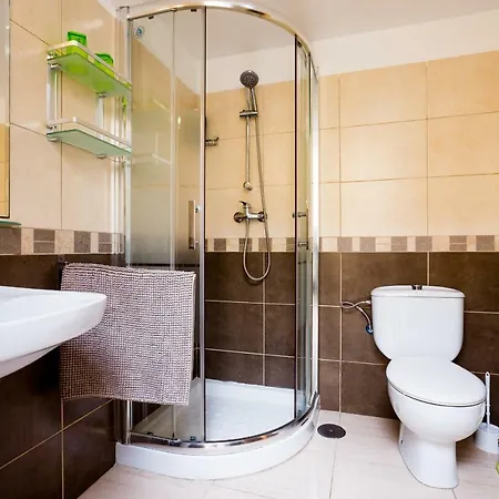 埃尔科尔蒂霍公寓 *