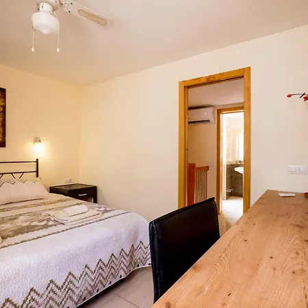 埃尔科尔蒂霍公寓 *