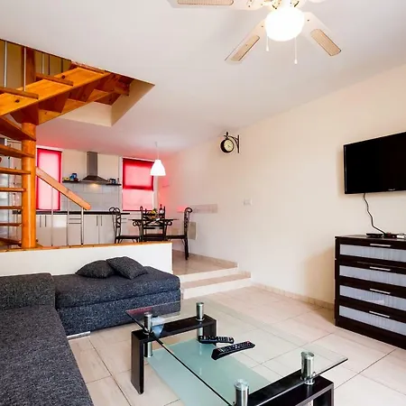 埃尔科尔蒂霍公寓